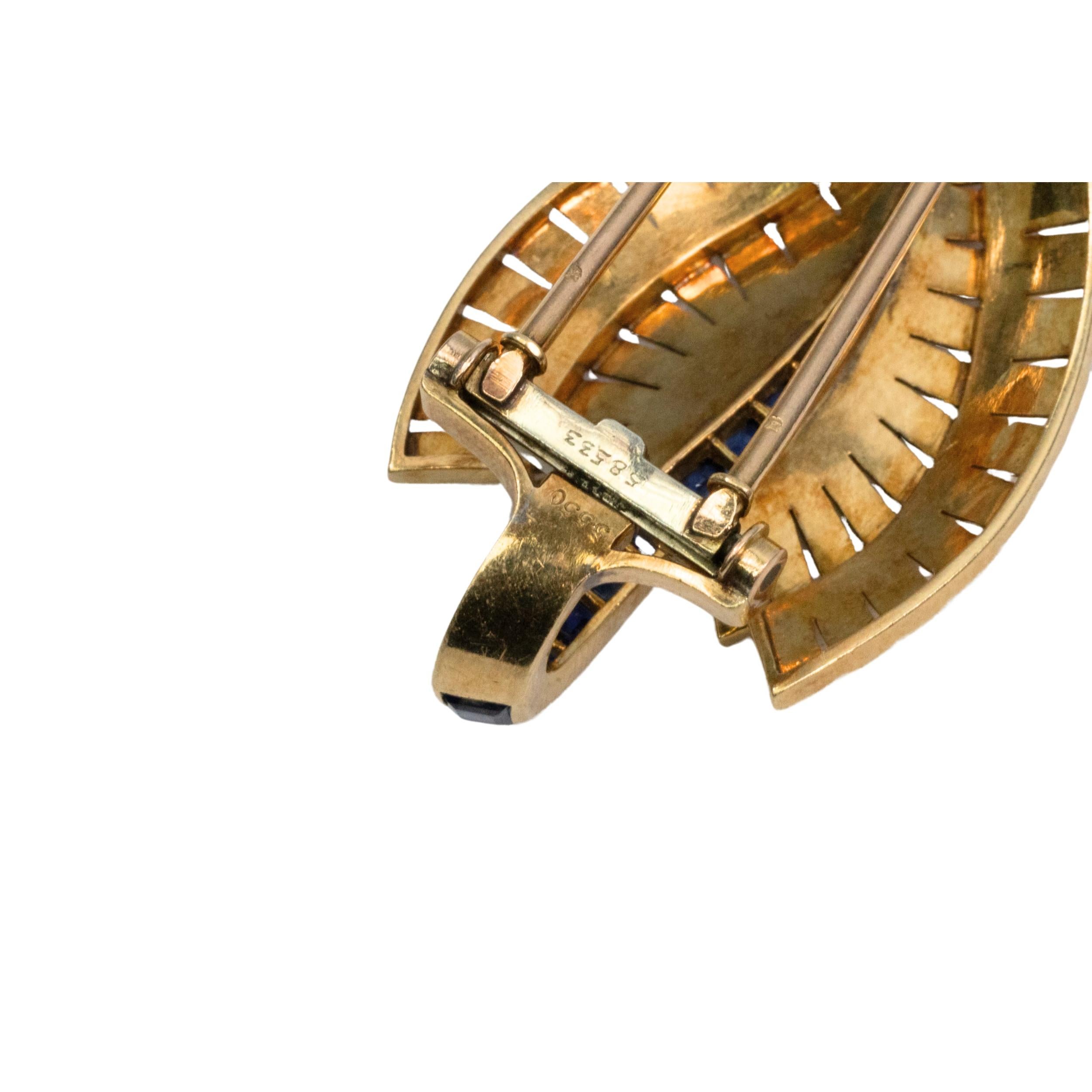 Taglio princess Spilla in oro con zaffiro Van Cleef & Arpels