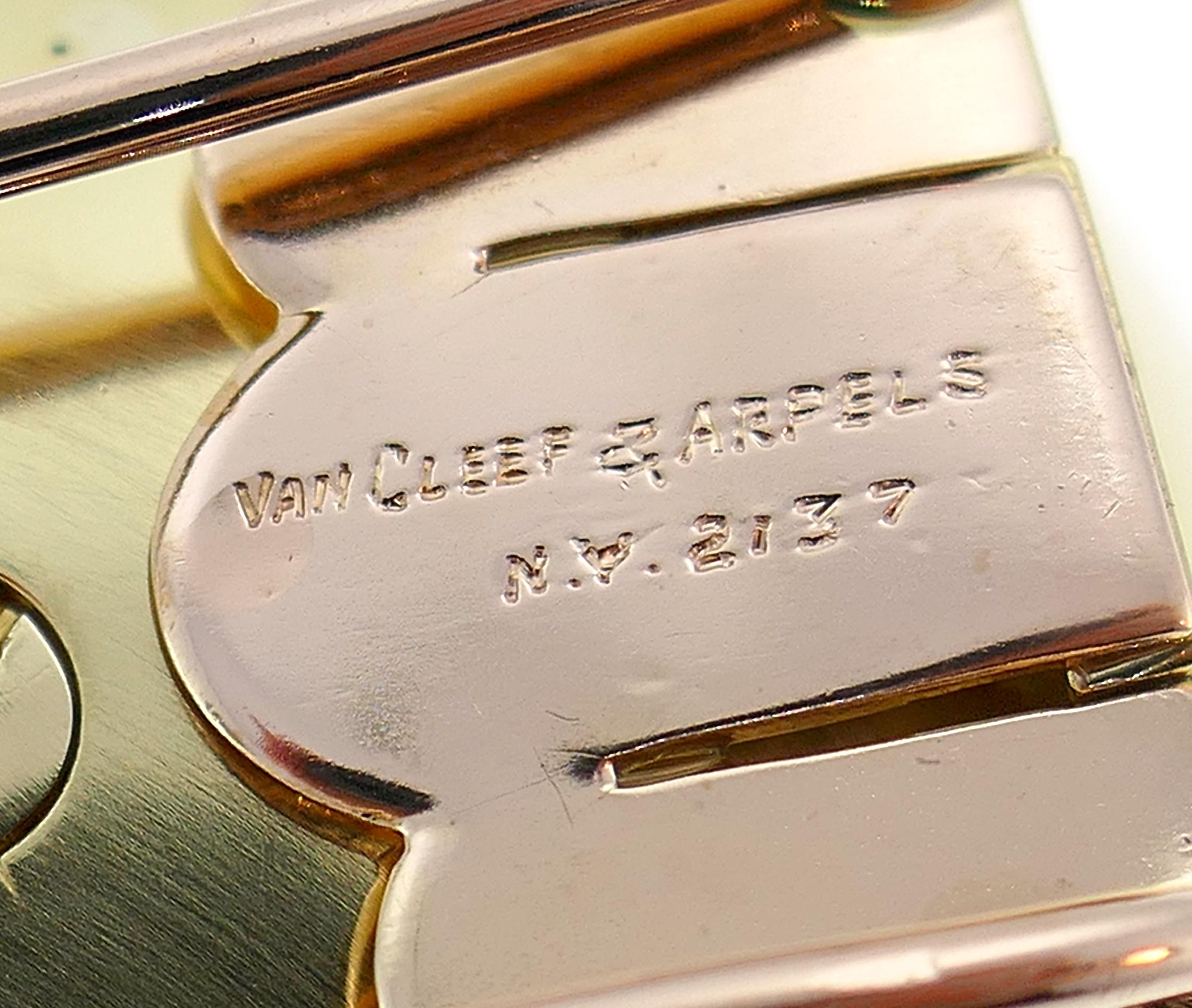 Van Cleef & Arpels Sapphire Gold Brooch Pin Clip, 13.15 Carat No Heat GIA 1