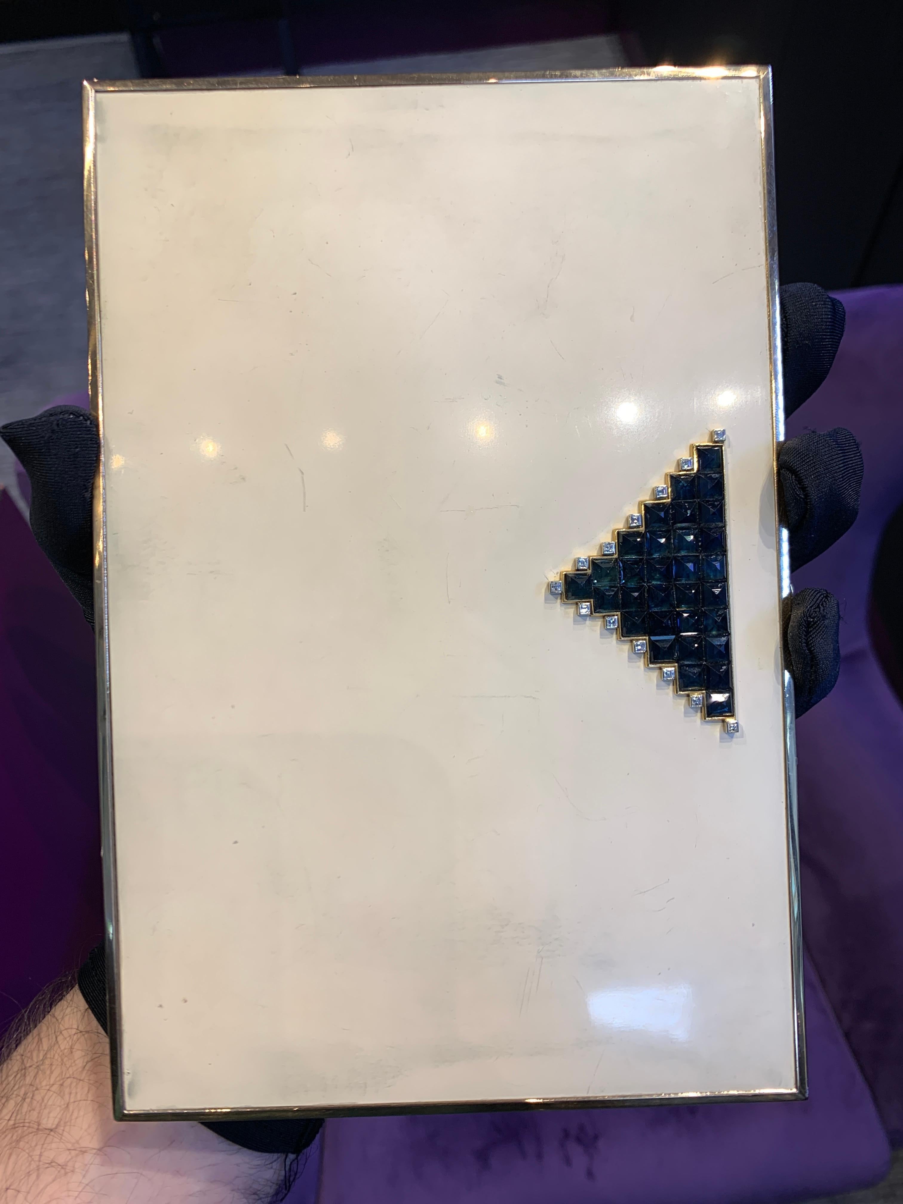 Taille carrée Van Cleef & Arpels Minaudière en saphir, or, diamant et bakélite en vente