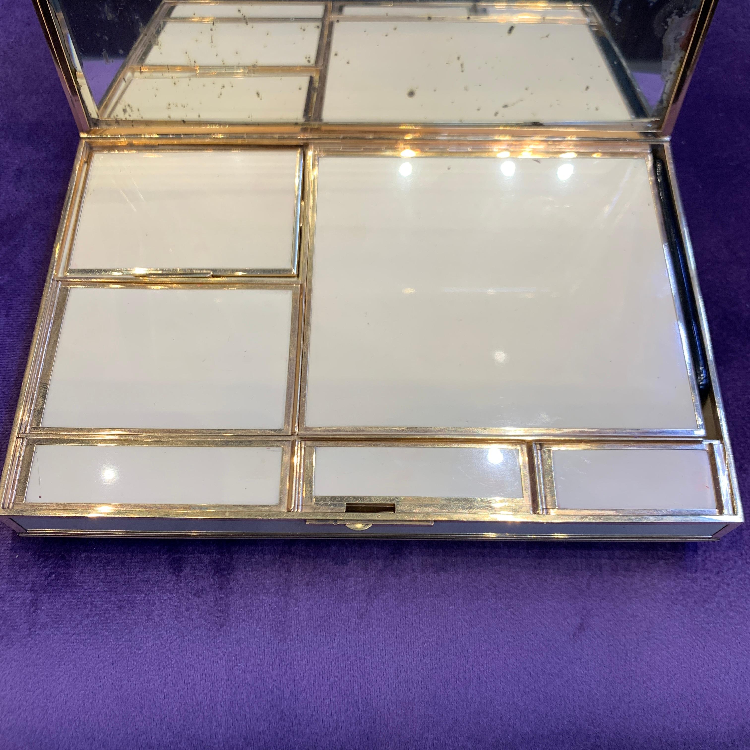Van Cleef & Arpels Minaudière en saphir, or, diamant et bakélite en vente 3