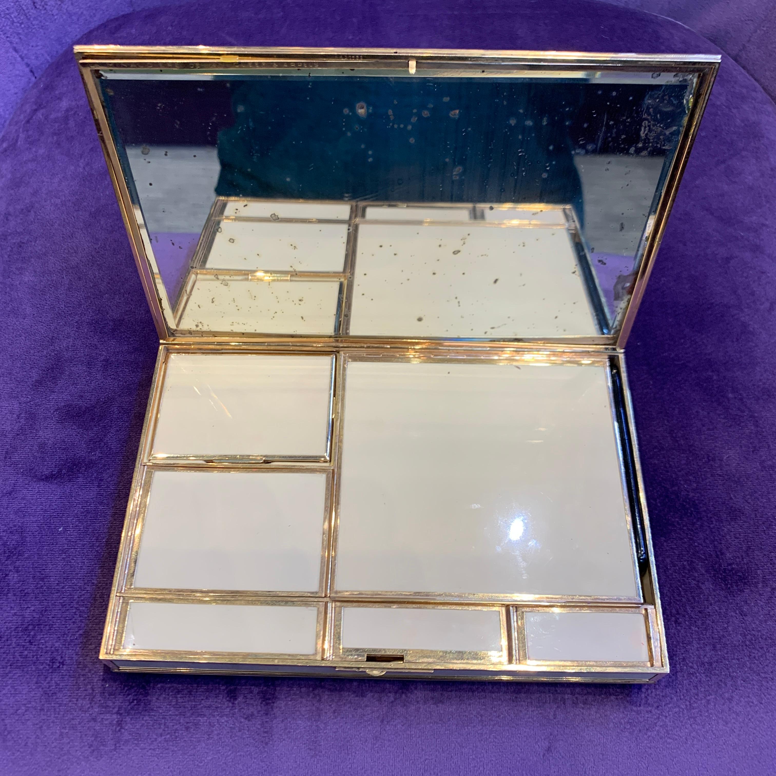 Van Cleef & Arpels Minaudière en saphir, or, diamant et bakélite en vente 4