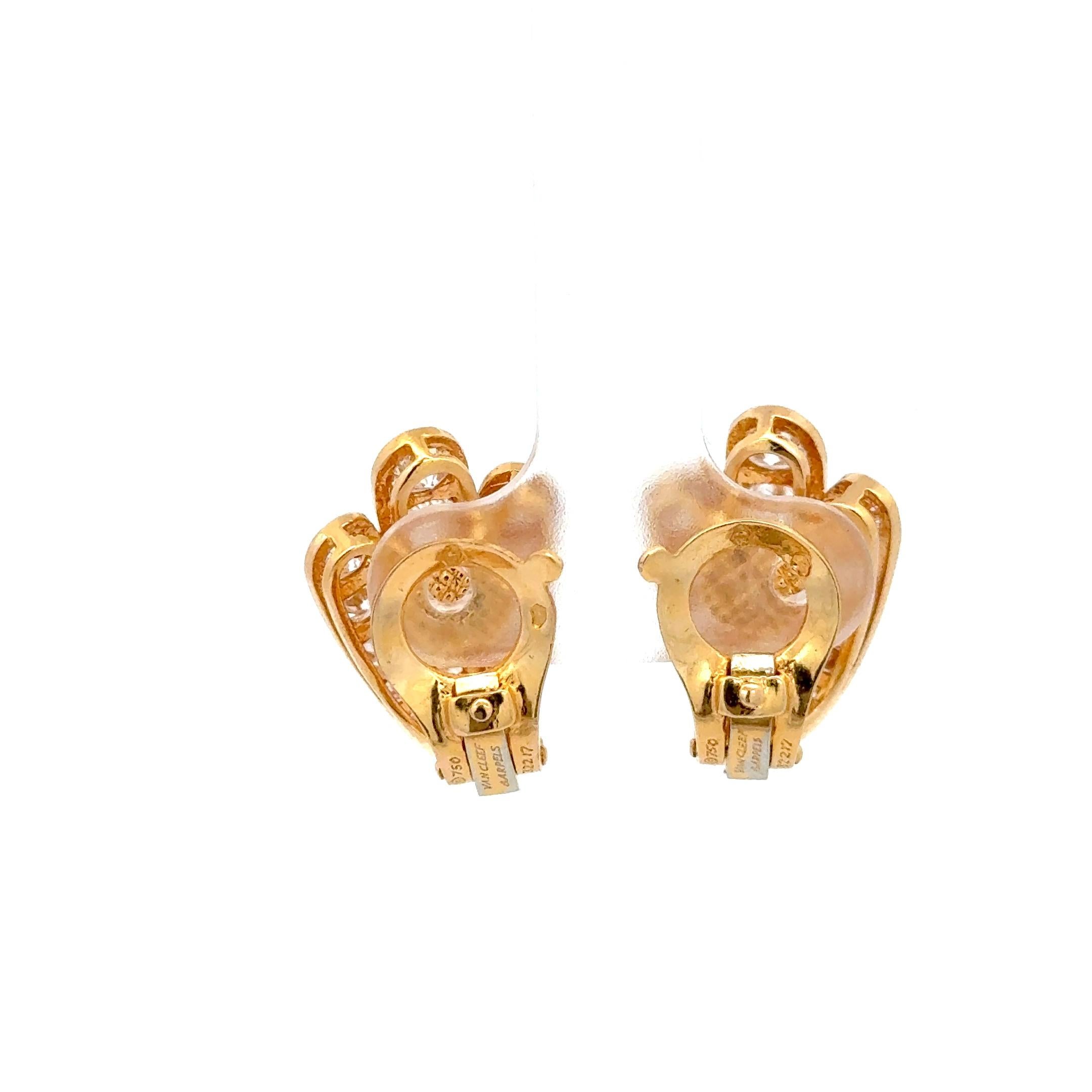 Van Cleef & Arpels Orecchini con diamanti a conchiglia da 3 carati in oro giallo 18 carati in vendita 1