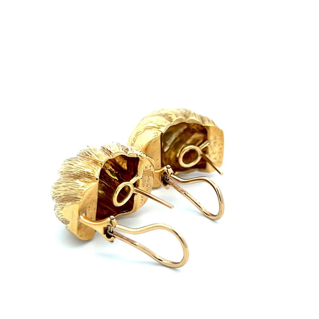 Orecchini a clip in oro giallo 18 carati Van Cleef & Arpels Shrimp in vendita 10