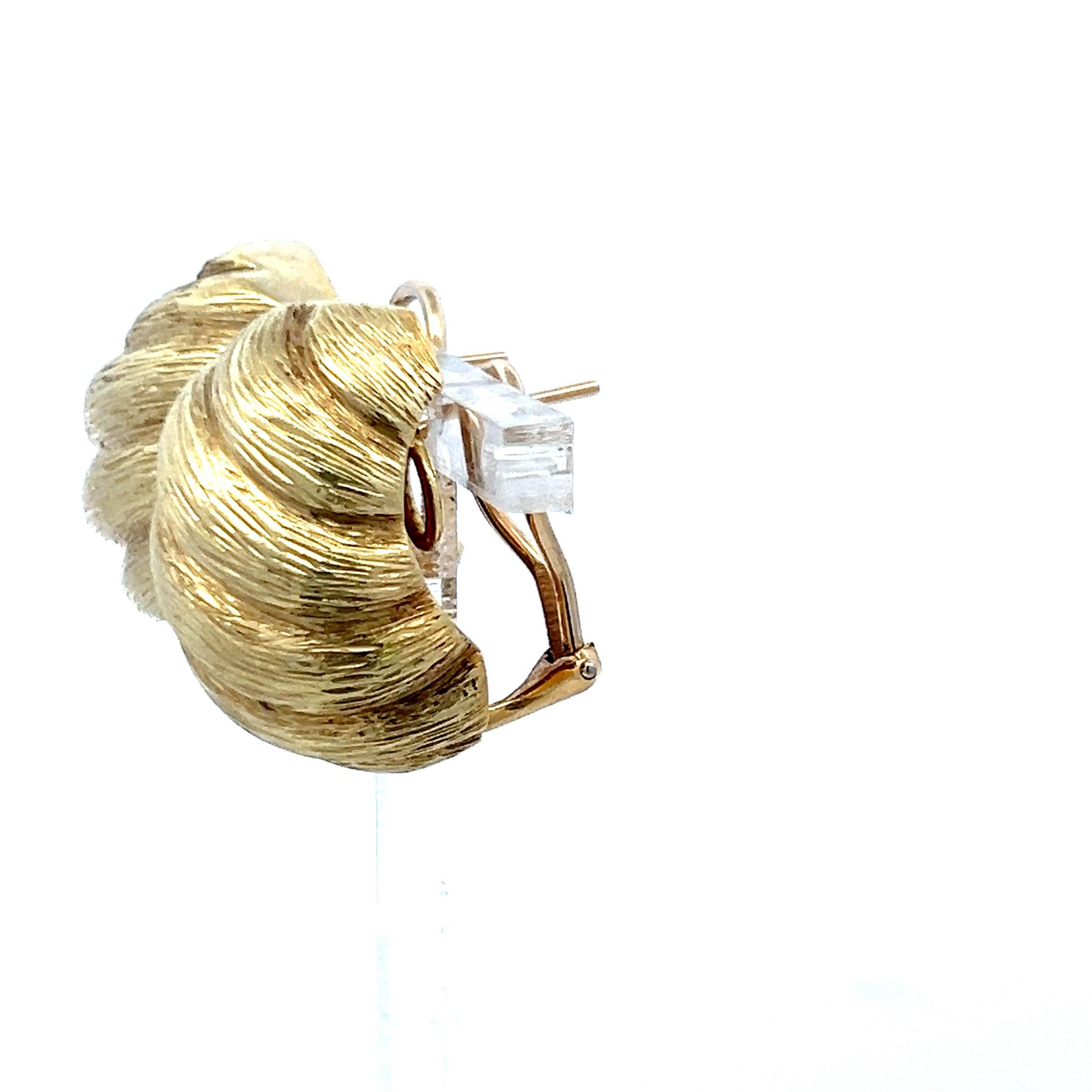 Donna Orecchini a clip in oro giallo 18 carati Van Cleef & Arpels Shrimp in vendita