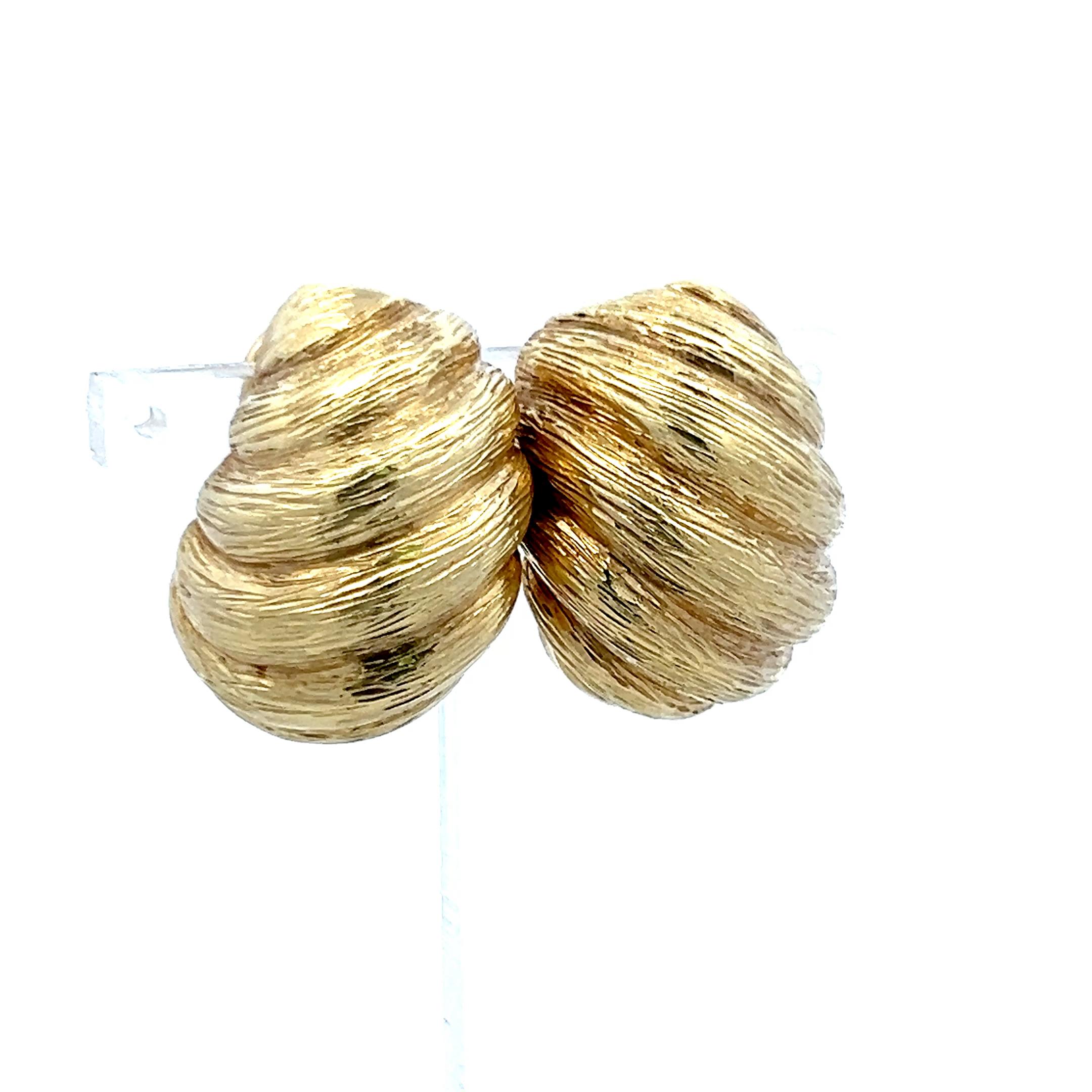 Orecchini a clip in oro giallo 18 carati Van Cleef & Arpels Shrimp in vendita 1