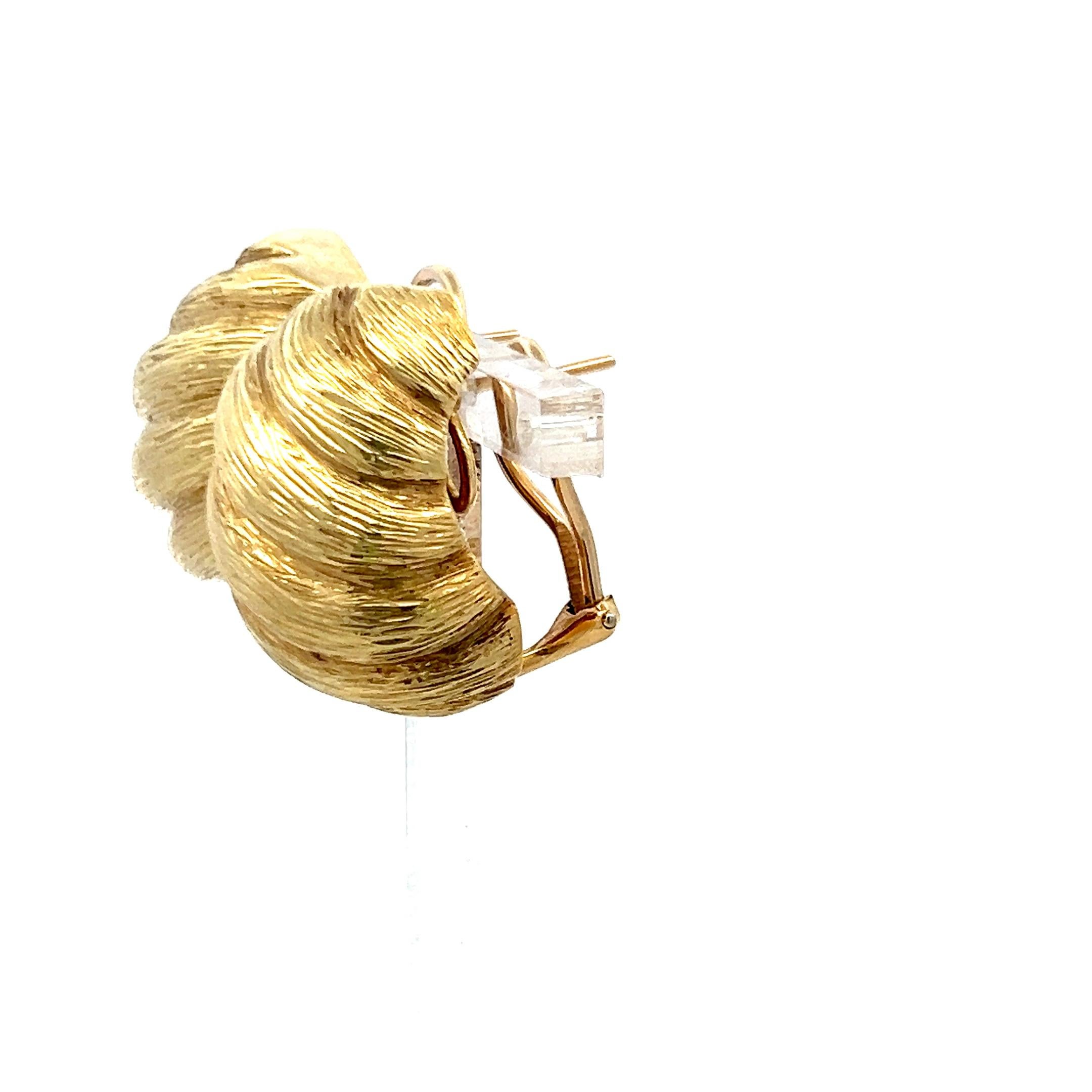 Orecchini a clip in oro giallo 18 carati Van Cleef & Arpels Shrimp in vendita 4