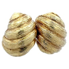 Van Cleef & Arpels Boucles d'oreilles à pince en or jaune 18 carats - Crevette