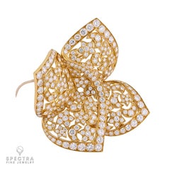Van Cleef & Arpels Sirius Diamond Brooch in 18K Gold