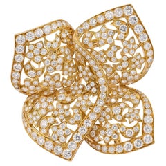 Van Cleef & Arpels Sirius Diamond Brooch in 18K Gold