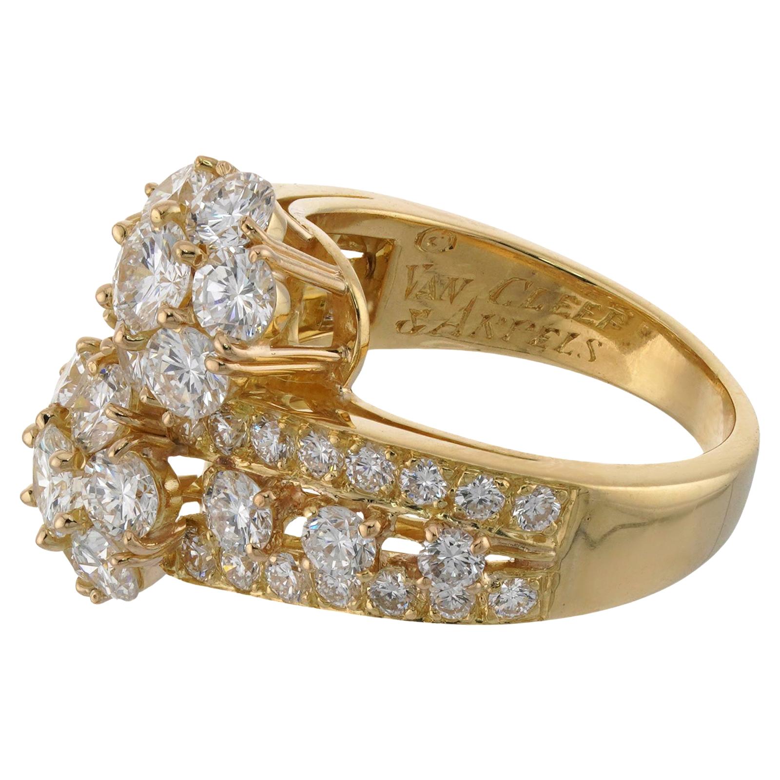 Women's VAN CLEEF & ARPELS Snowflake 18k Yellow Gold Diamond Ring Size 5 For Sale