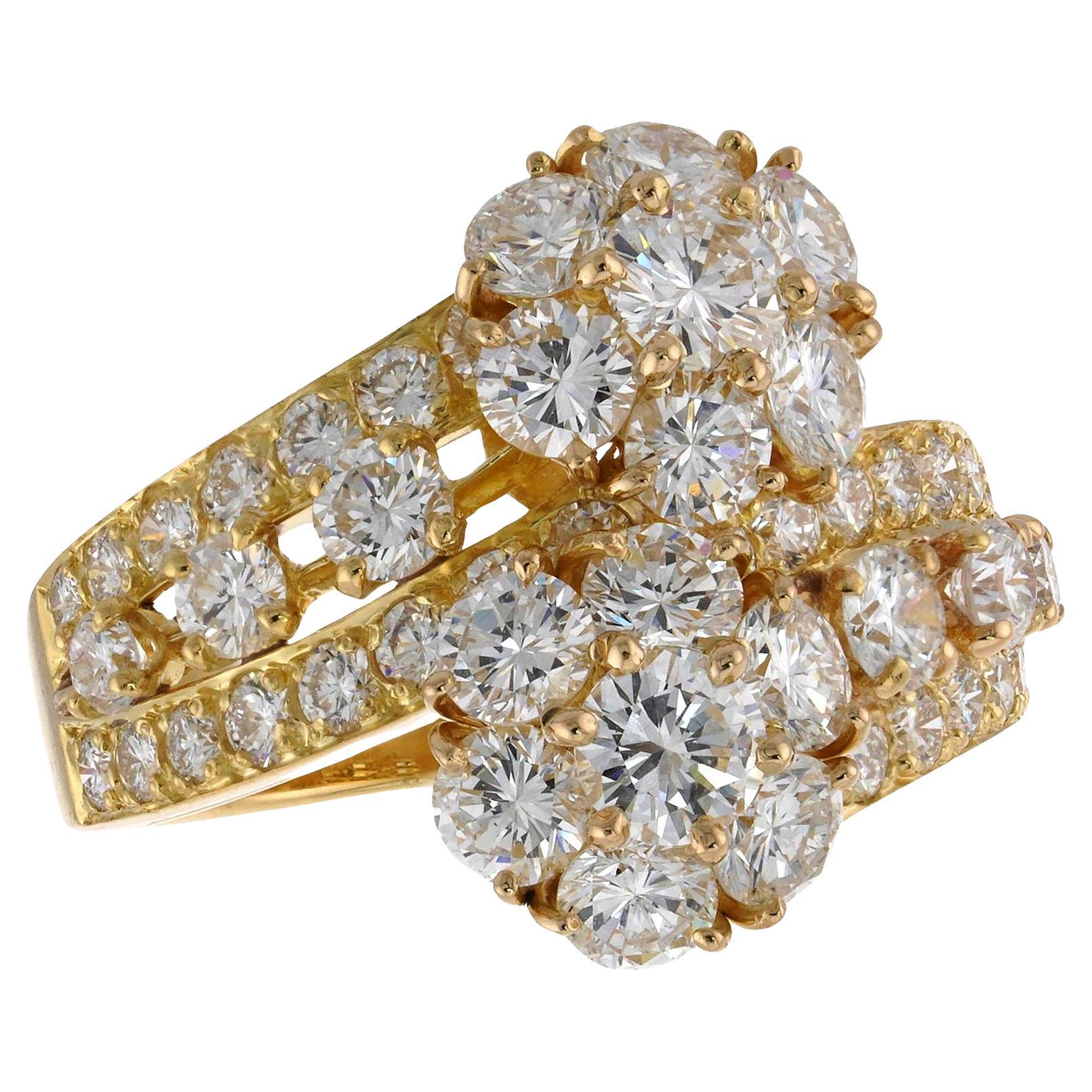 VAN CLEEF & ARPELS Snowflake 18k Yellow Gold Diamond Ring Size 5 For Sale