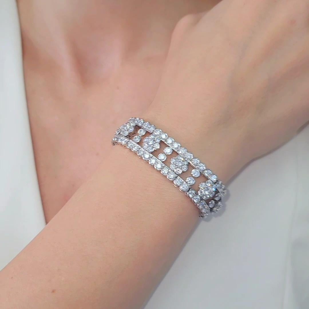 Van Cleef & Arpels  'Snowflake' Diamond and Platinum Bracelet This bracelet has theiconic 'Snowflake' motif with 195 round brilliant diamond
weighing a total ofapproximately 21.5carats all set in
platinum. Signed Van Cleef & Arpels, VCA,
Pt950,