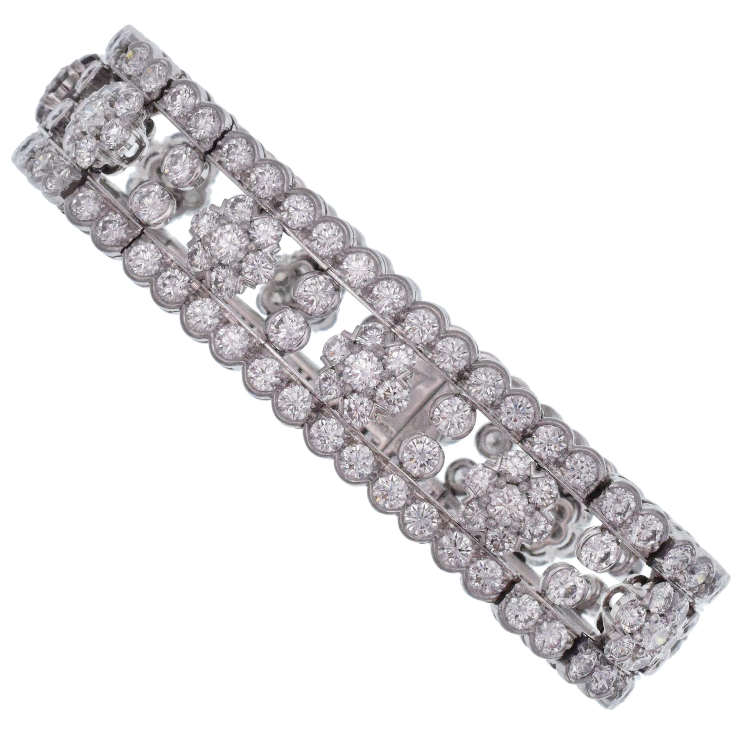 Van Cleef & Arpels  'Snowflake' Diamond and Platinum Bracelet In Excellent Condition In New York, NY
