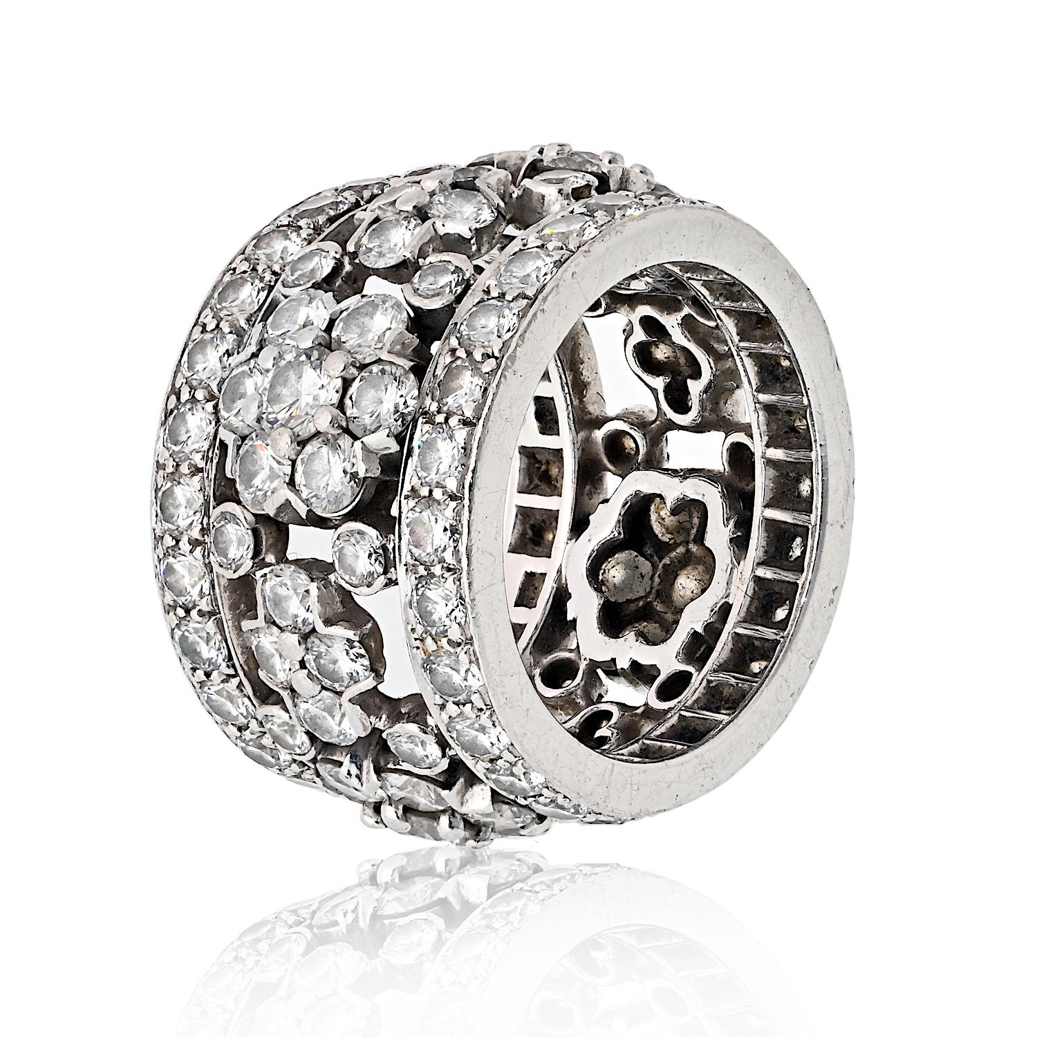 Anillo de diamantes copo de nieve Van Cleef & Arpels en Excelente estado para la venta en New York, NY