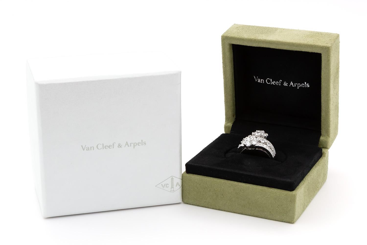 Van Cleef & Arpels Anello con fiocco di neve e doppio fiore in platino e diamanti 3,00ctw BNP in vendita 6