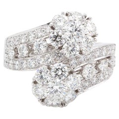 Van Cleef & Arpels, bague flocon de neige à double fleur en platine et diamants 3,00 ctw BNP