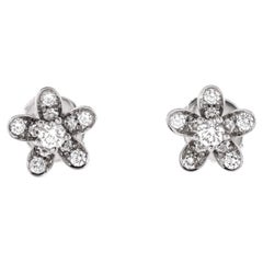 Van Cleef & Arpels Clous d'oreilles Socrate 1 fleur en or blanc 18 carats avec diamants