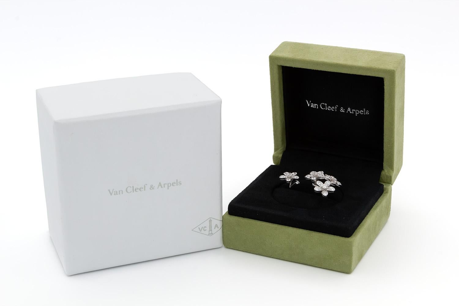 Van Cleef & Arpels Socrate Between the Finger Ring 18k White Gold & Diamond BNP 6
