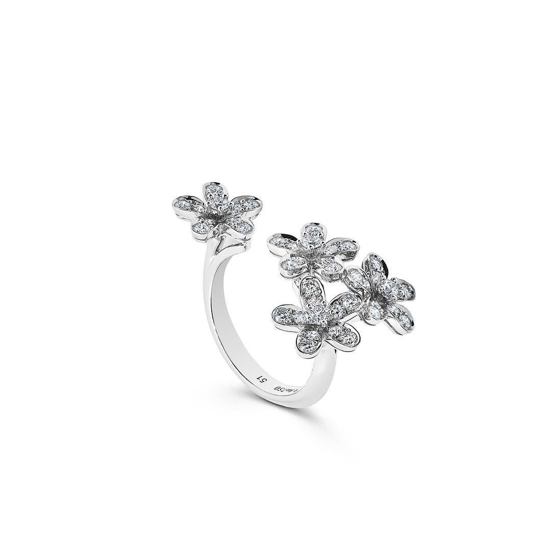 Contemporaneo Van Cleef & Arpels Anello Socrate tra le dita in vendita