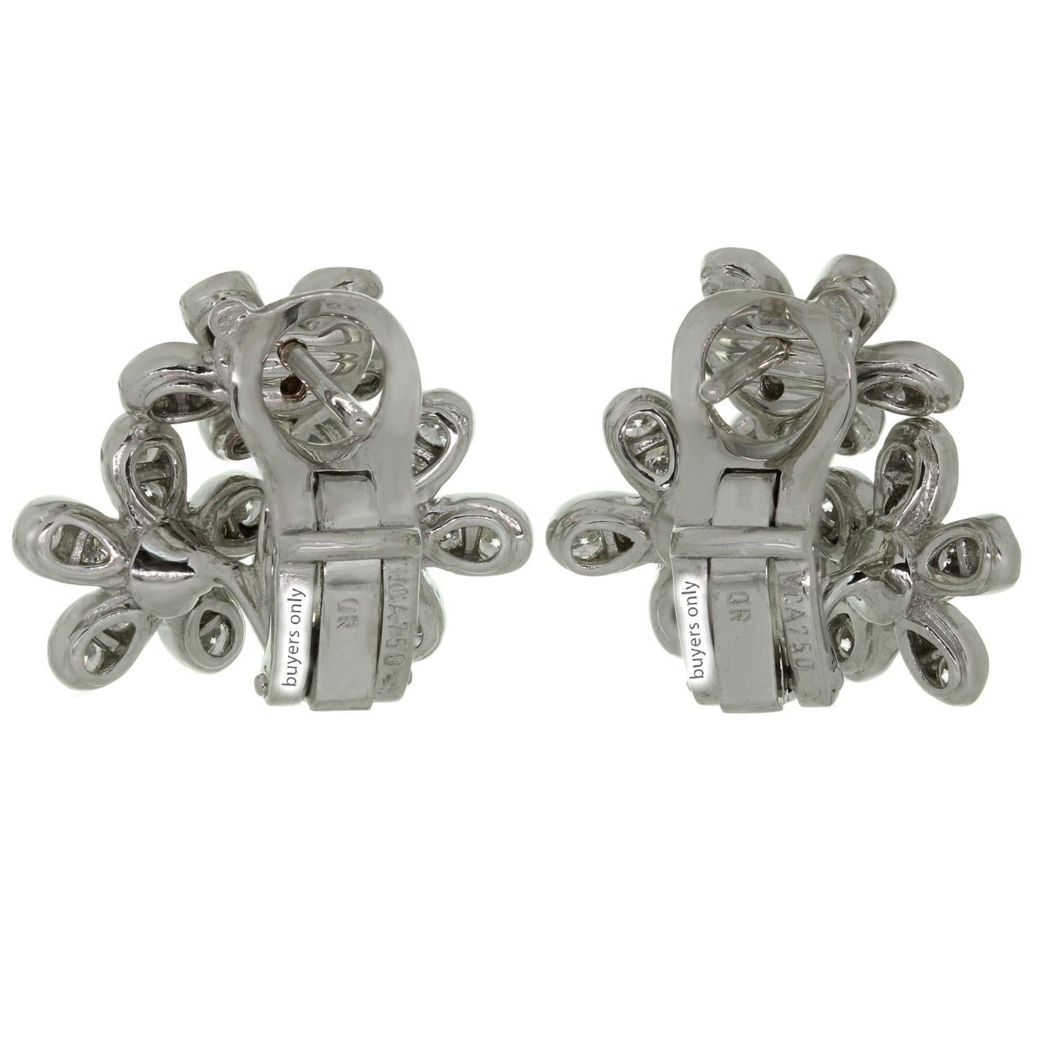 Brilliant Cut Van Cleef & Arpels Socrate Diamond White Gold 3 Flower Earrings