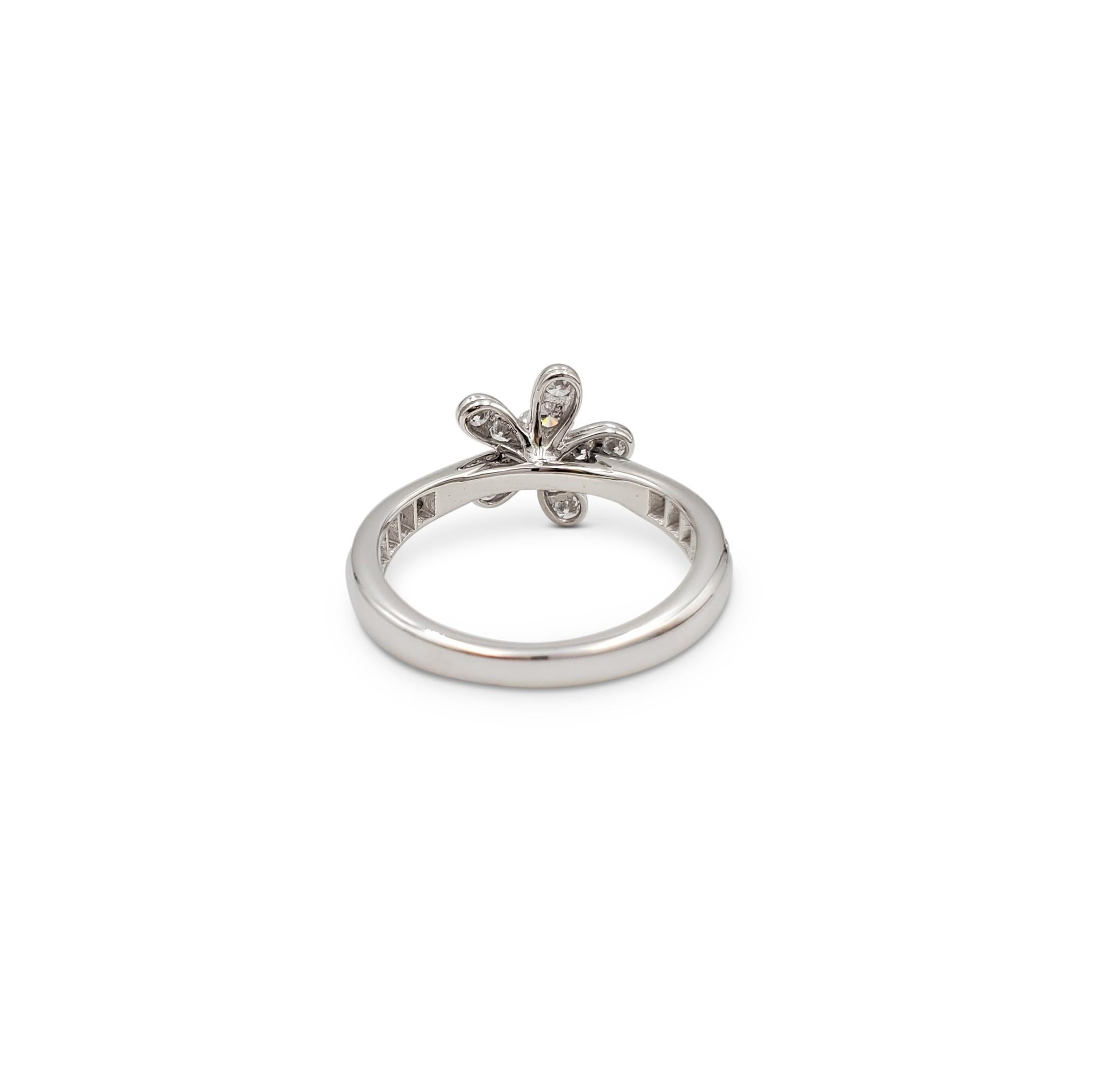 Round Cut Van Cleef & Arpels 'Socrate' White Gold and Diamond Single Flower Ring