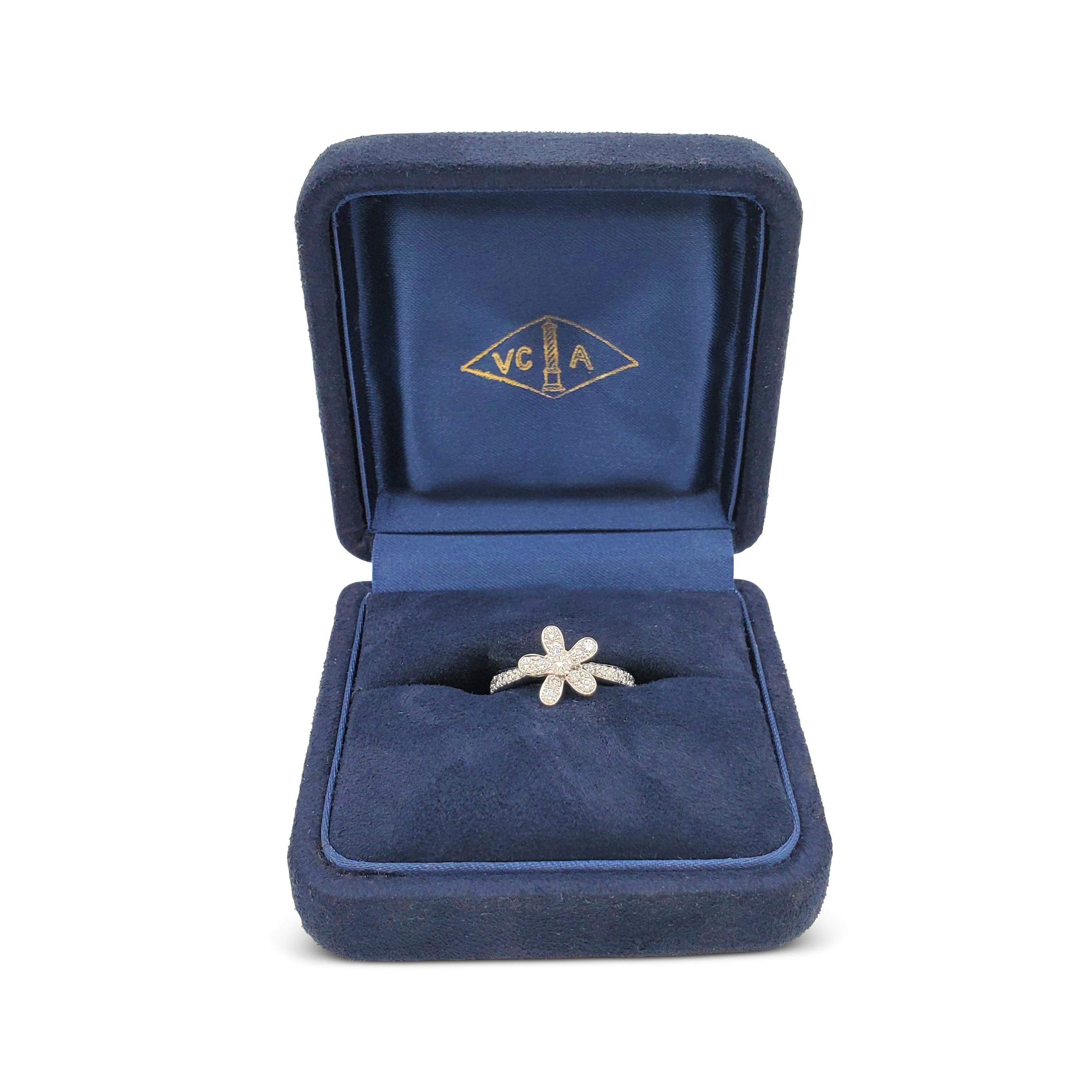 Women's Van Cleef & Arpels 'Socrate' White Gold and Diamond Single Flower Ring