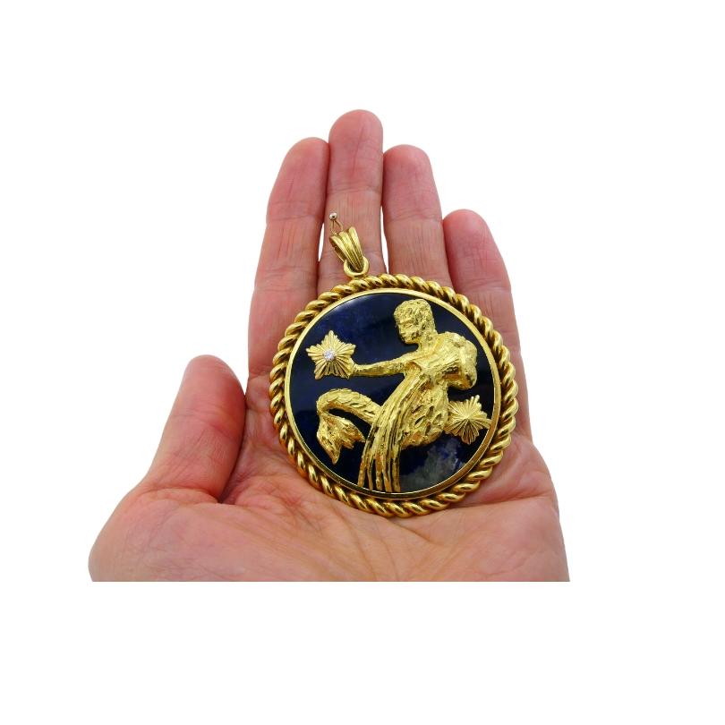Van Cleef & Arpels Aquarius-Anhänger mit Sodalit in Gold und Aquarius im Angebot 4