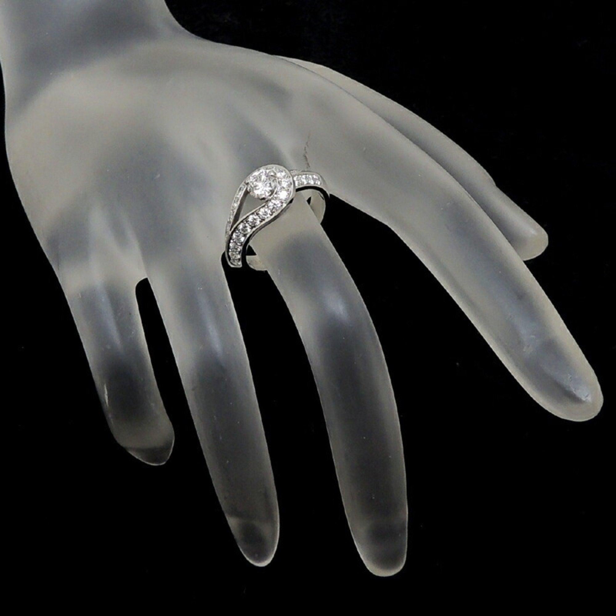Van Cleef & Arpels Solitaire Diamond Ring in Platinum For Sale 3