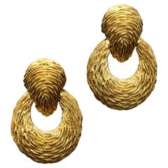Van Cleef & Arpels Stylish Pair of 18ct Gold 'Door Knocker' Clip Earrings