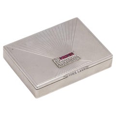 Van Cleef & Arpels Styptor Diamond and Ruby Compact box