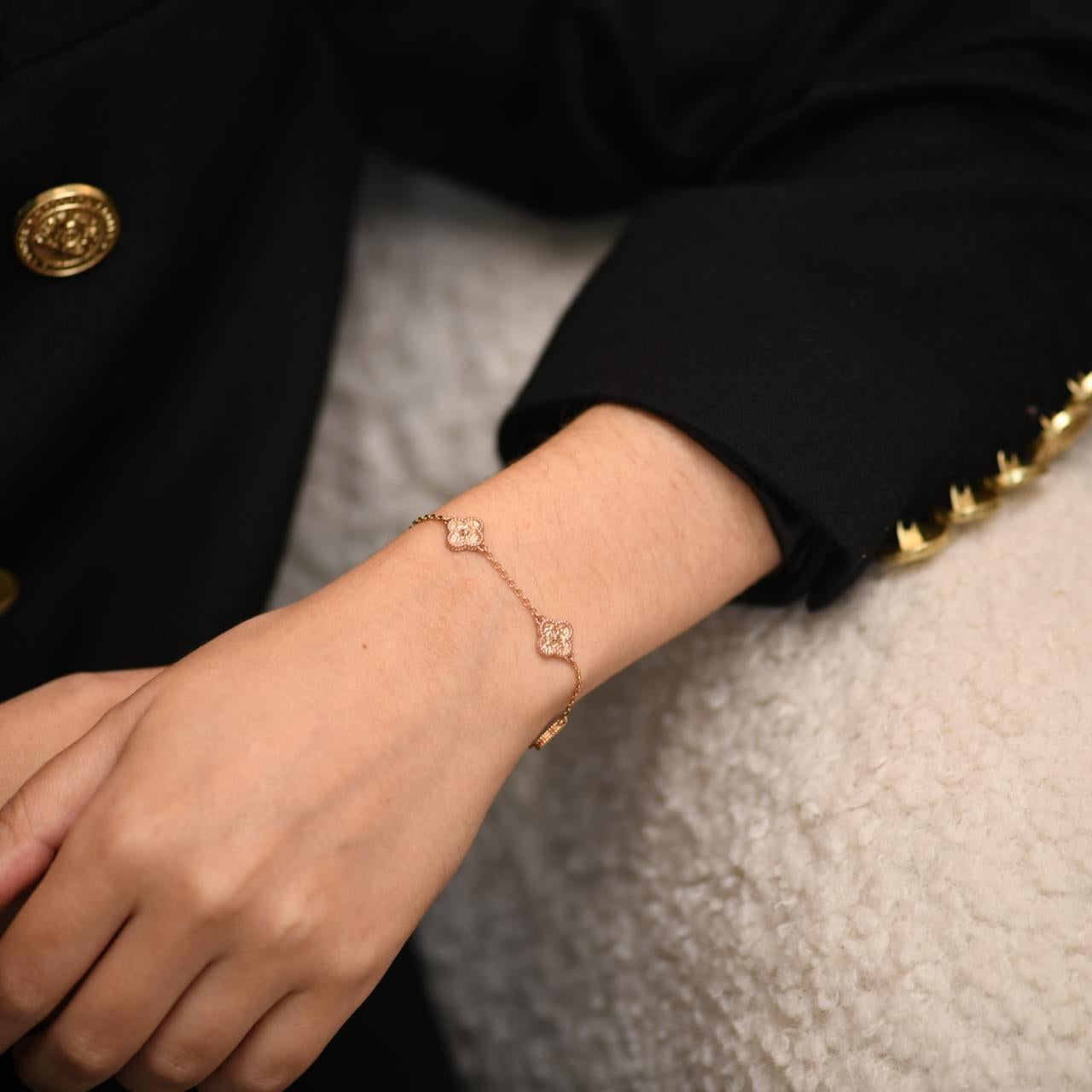 Women's or Men's Van Cleef & Arpels Sweet Alhambra 6 Motif 18K Hammered Rose Gold Bracelet