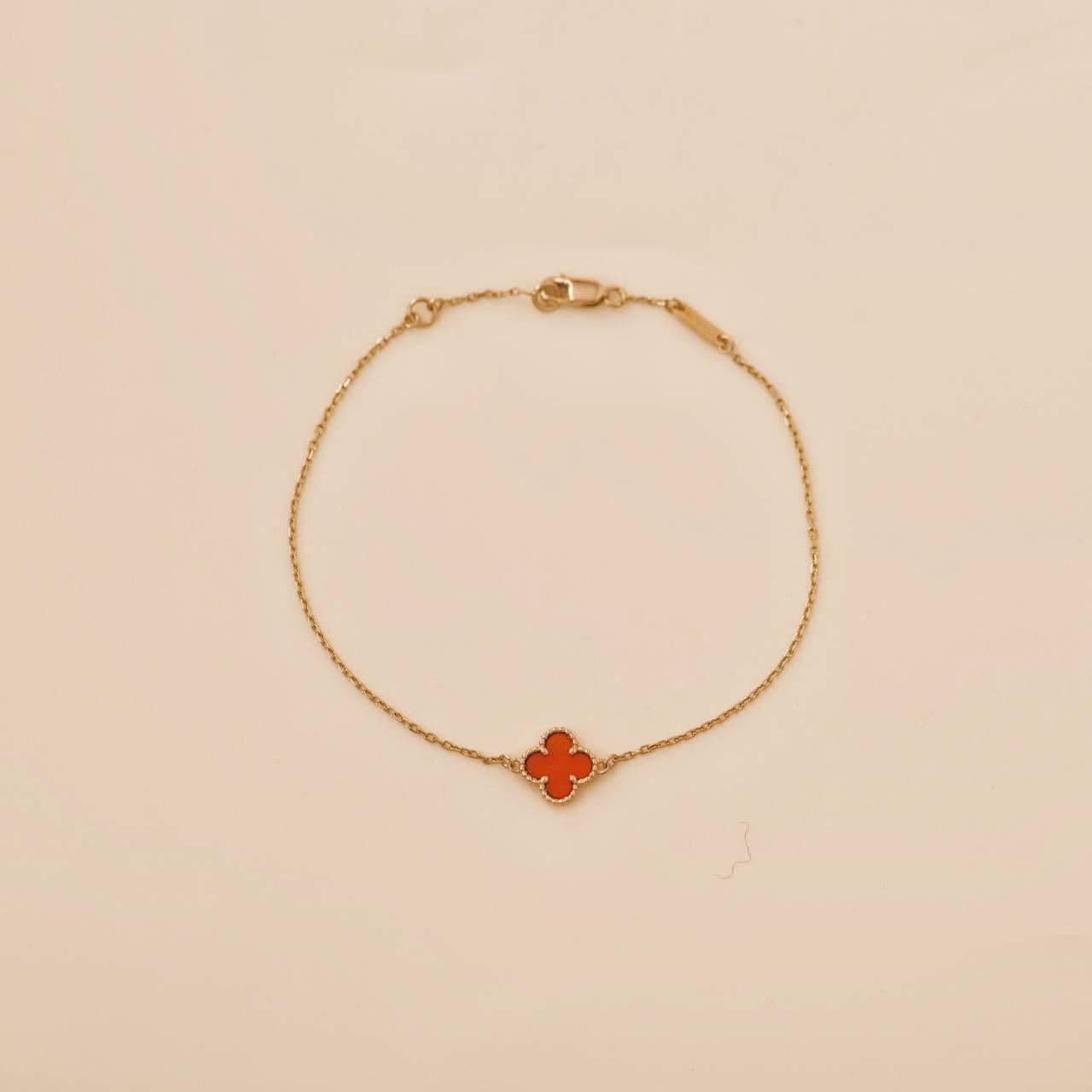 Van Cleef & Arpels Sweet Alhambra Carnelian 18K Rose Gold Bracelet In Excellent Condition In Banbury, GB