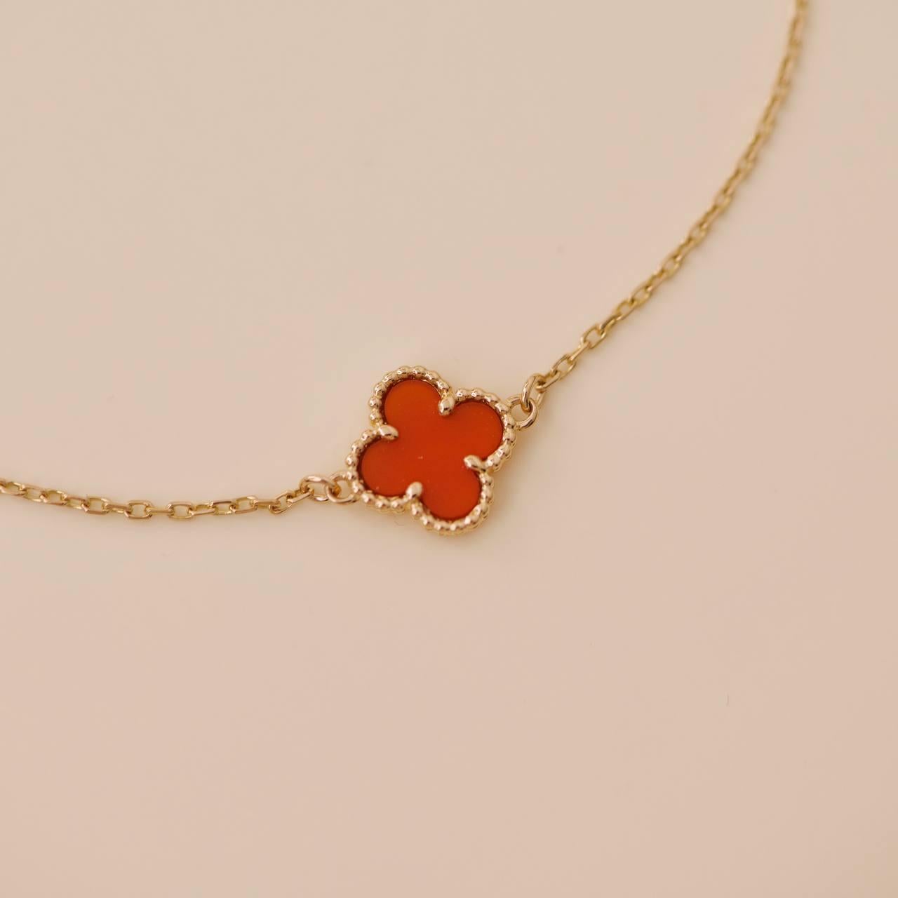 Women's or Men's Van Cleef & Arpels Sweet Alhambra Carnelian 18K Rose Gold Bracelet
