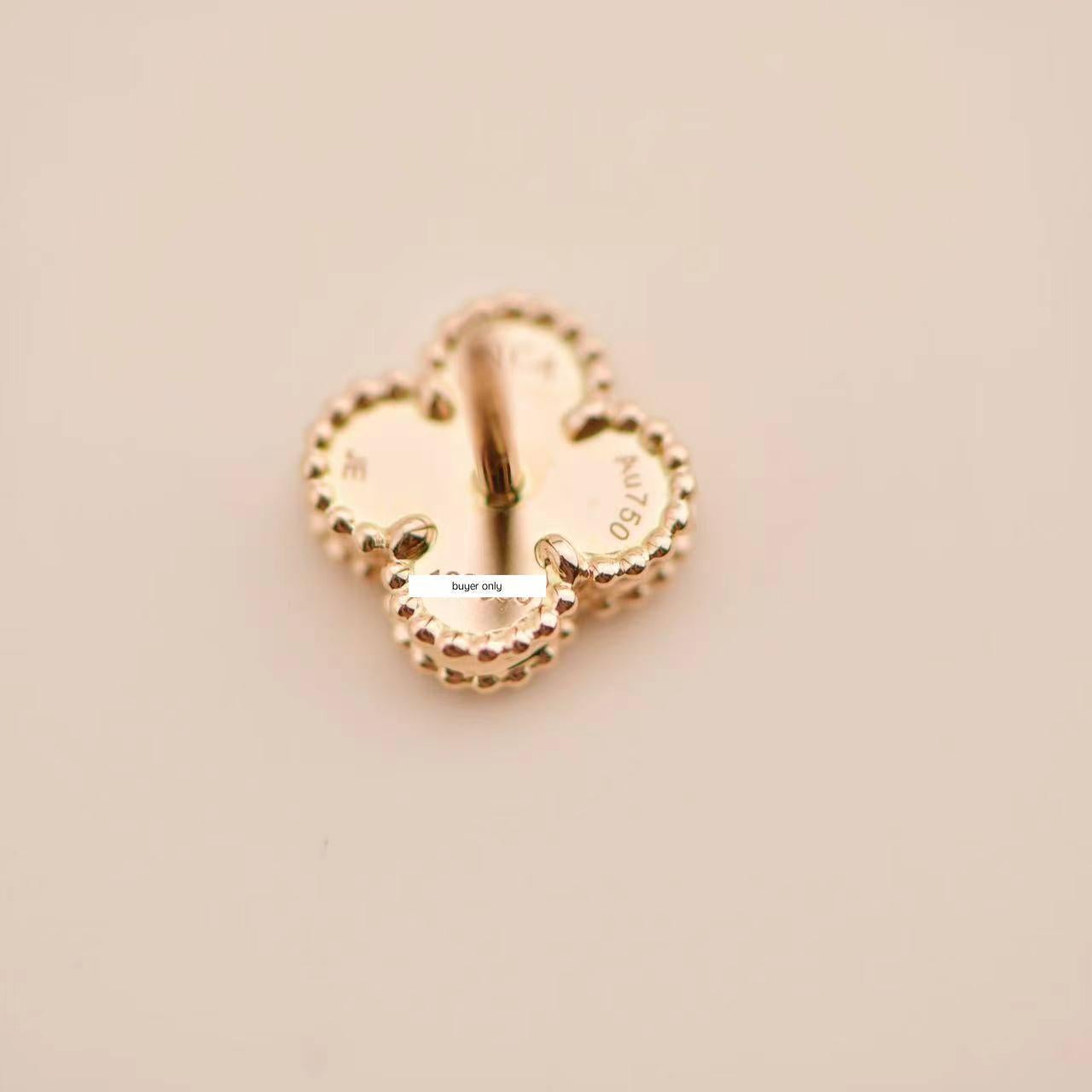Van Cleef & Arpels Sweet Alhambra, clous d'oreilles en or rose 18 carats en vente 1