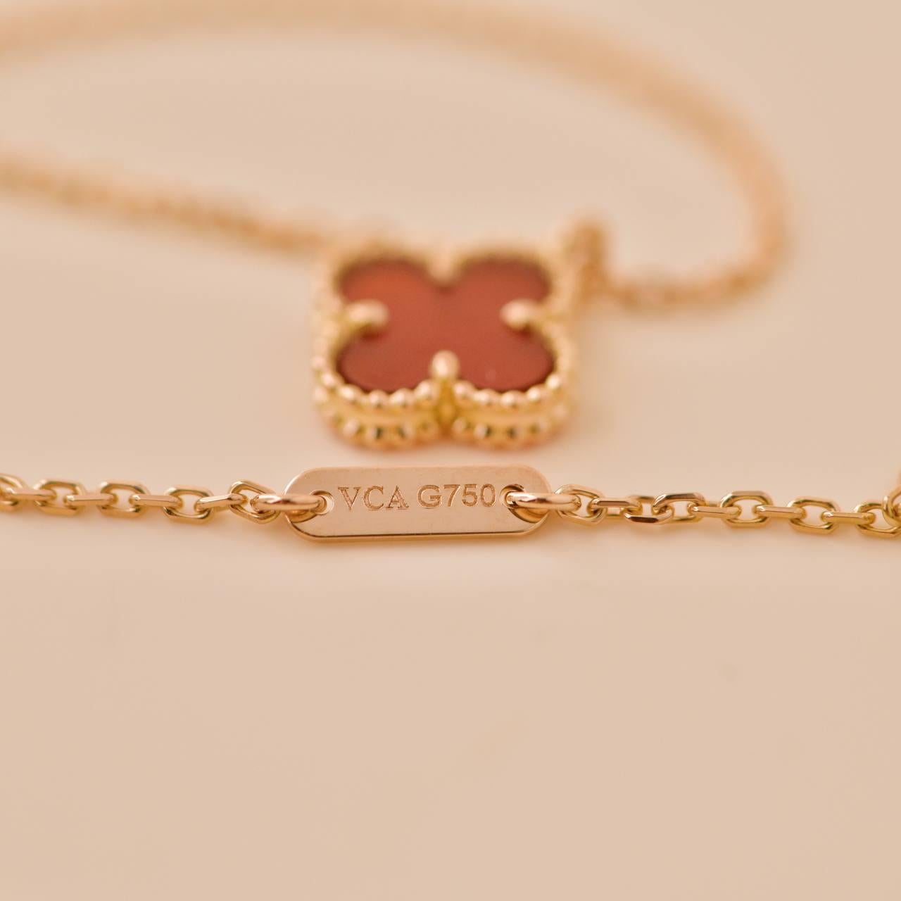 Women's or Men's Van Cleef & Arpels Sweet Alhambra Carnelian 18K Rose Gold Pendant Necklace