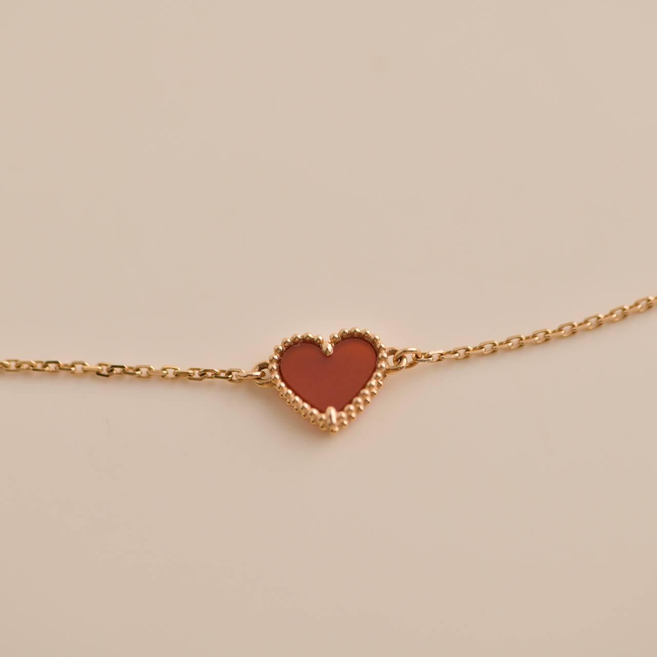 Women's or Men's Van Cleef & Arpels Sweet Alhambra Carnelian Heart 18K Rose Gold Bracelet