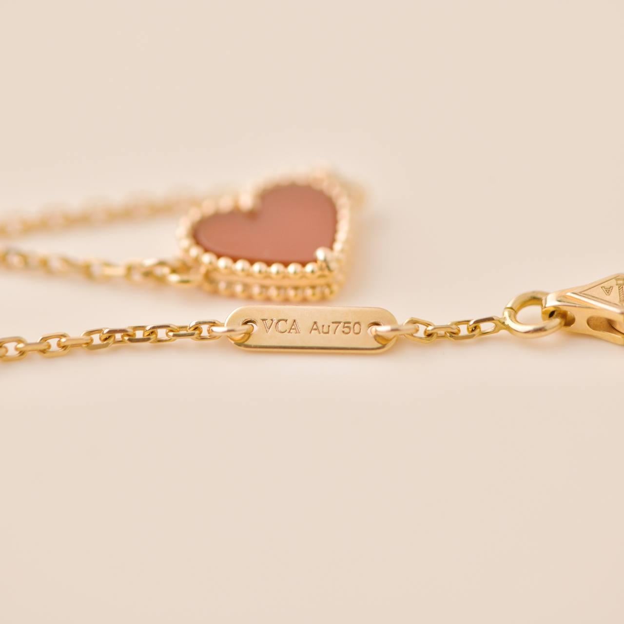 Van Cleef & Arpels Sweet Alhambra Carnelian Heart 18K Rose Gold Bracelet In Excellent Condition In Banbury, GB