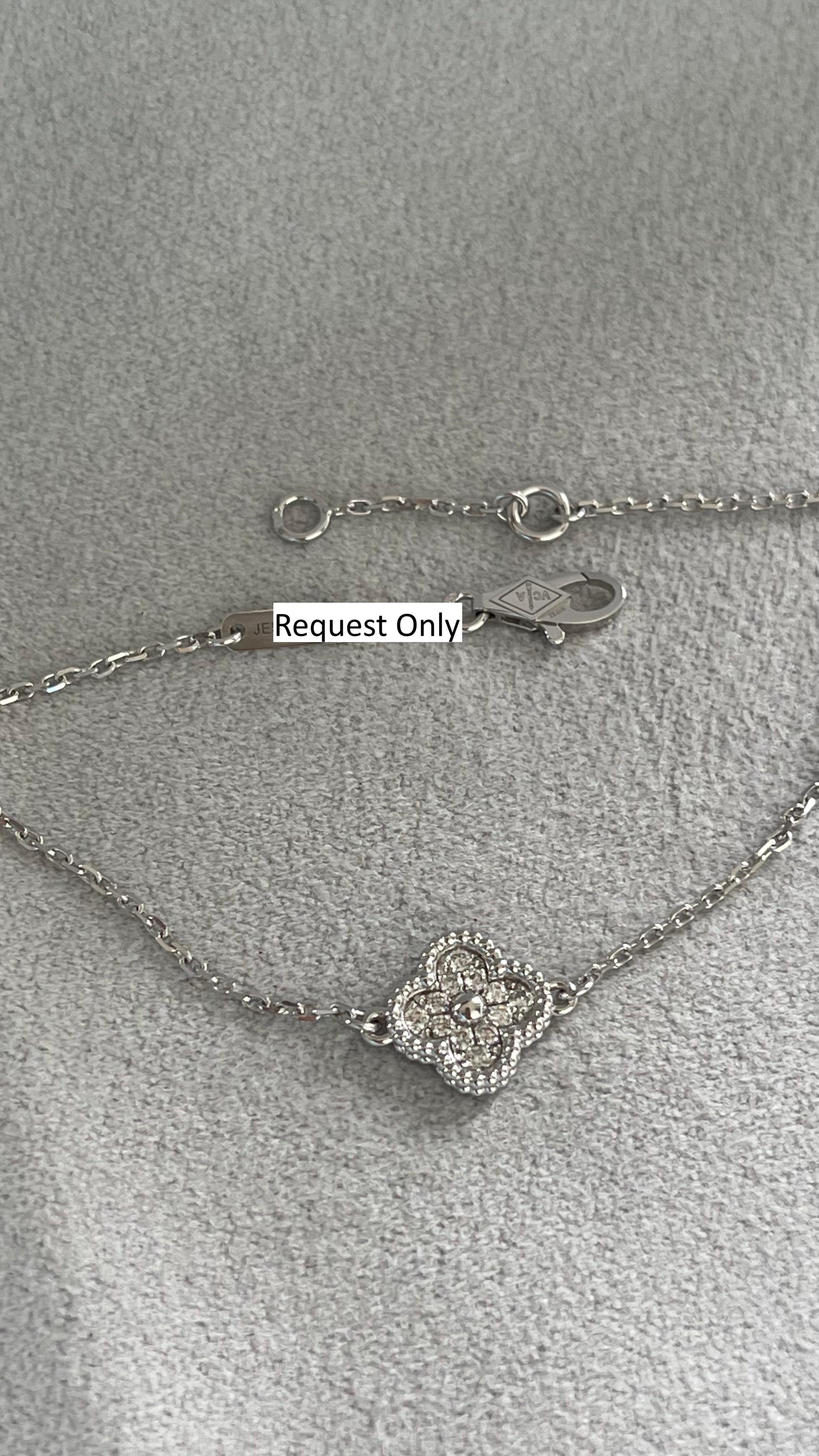 Van Cleef & Arpels Sweet Alhambra Diamant Pave 1 Motiv Weißgold-Armband im Angebot 7