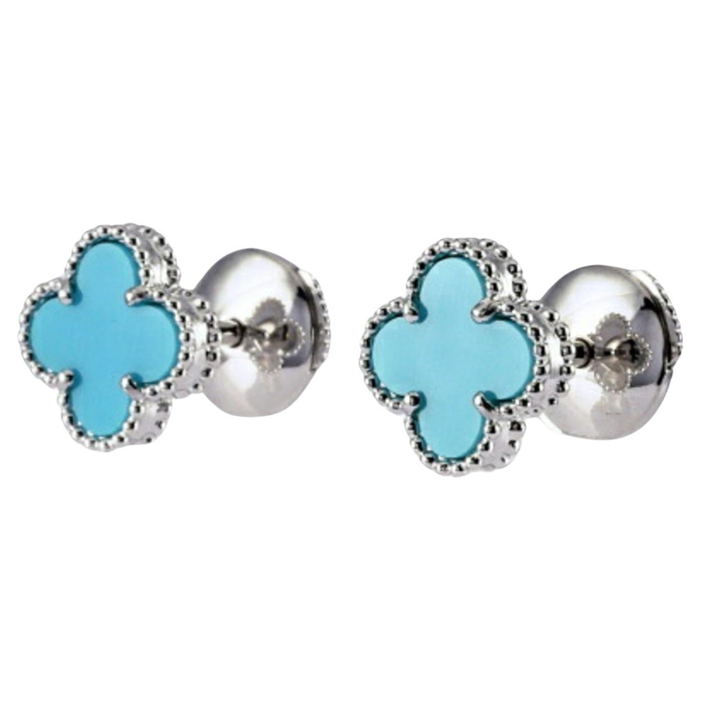 Van Cleef & Arpels Sweet Alhambra Boucles d'oreilles en or blanc 18 carats en vente