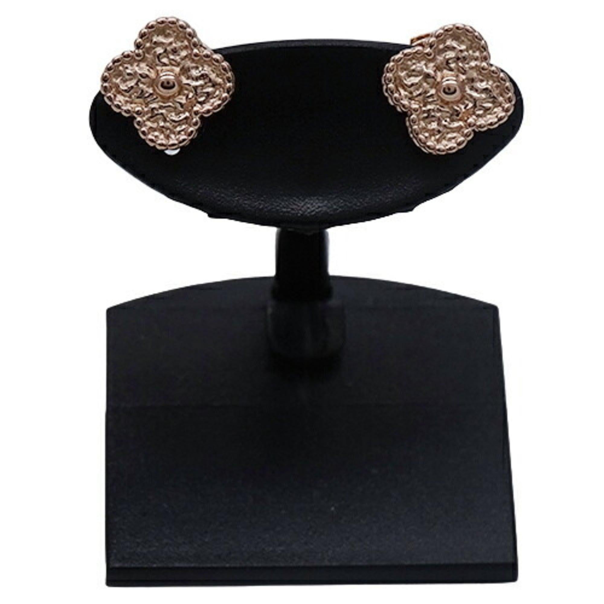 Van Cleef & Arpels Sweet Alhambra Earrings in Pink Gold 

Additional information:
Brand: Van Cleef & Arpels
Gender: Women
Line: Sweet Alhambra
Earring type: Stud earrings
SKU:elaGZyh0b
Condition details: This item has been used and may have some