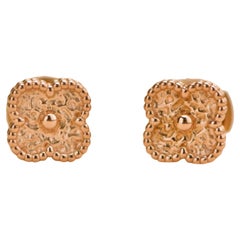 Van Cleef & Arpels Süße Alhambra-Ohrringe aus gehämmertem 18 Karat Roségold