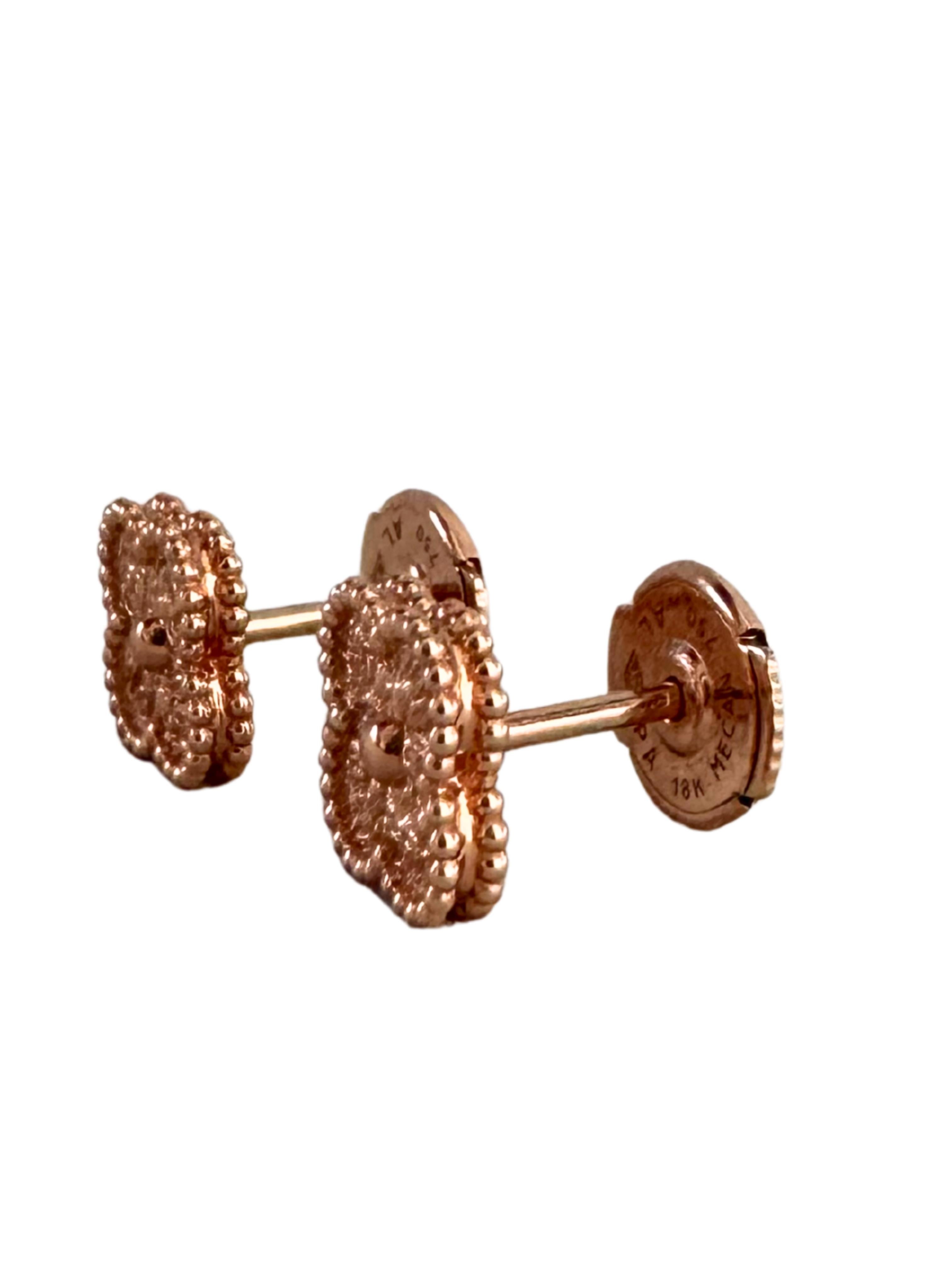 Moderne Van Cleef & Arpels Boucles d'oreilles Alhambra en or rose 18K martelé et écrasé en vente