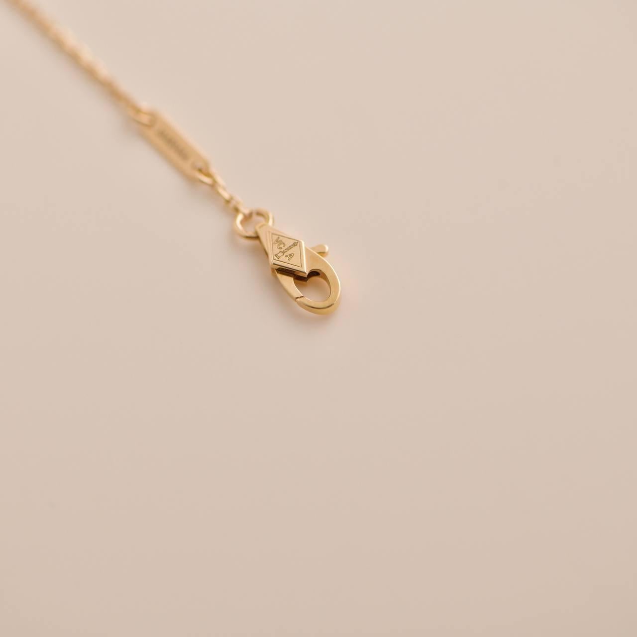 Uncut Van Cleef & Arpels Sweet Alhambra Heart Carnelian Rose Gold Bracelet