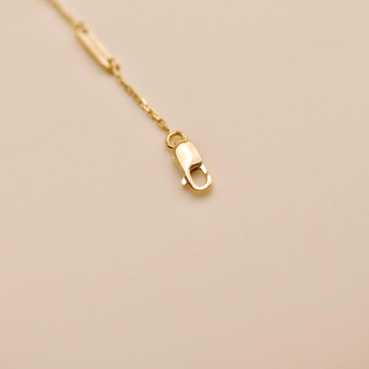 Van Cleef & Arpels Collana con ciondolo in oro 18 carati Sweet Alhambra Mother of Pearl in vendita 5