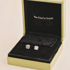 Pendientes Van Cleef & Arpels Dulce Alhambra de nácar y oro blanco de 18 quilates
