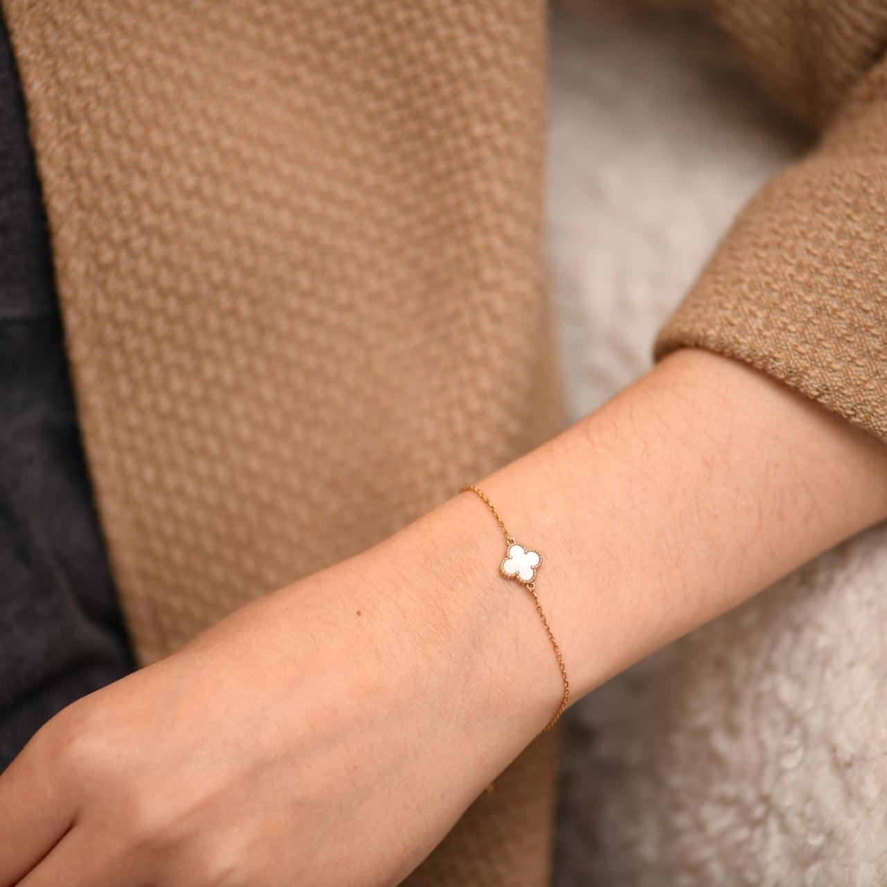 Uncut Van Cleef & Arpels Sweet Alhambra Mother of Pearl 18k Yellow Gold Bracelet