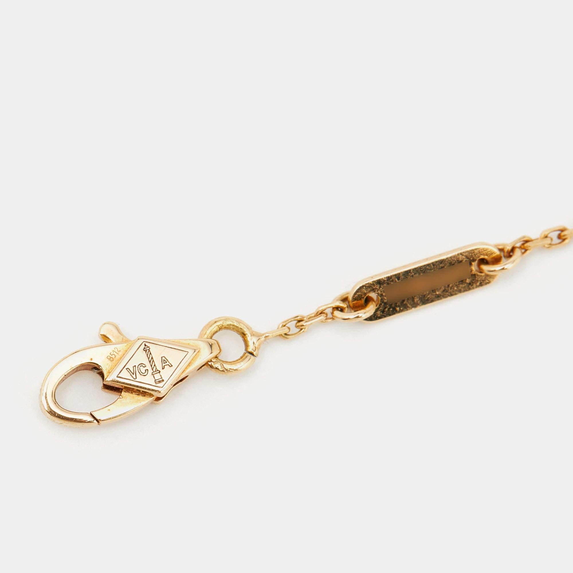 Aesthetic Movement Van Cleef & Arpels Sweet Alhambra Mother of Pearl 18k Yellow Gold Bracelet
