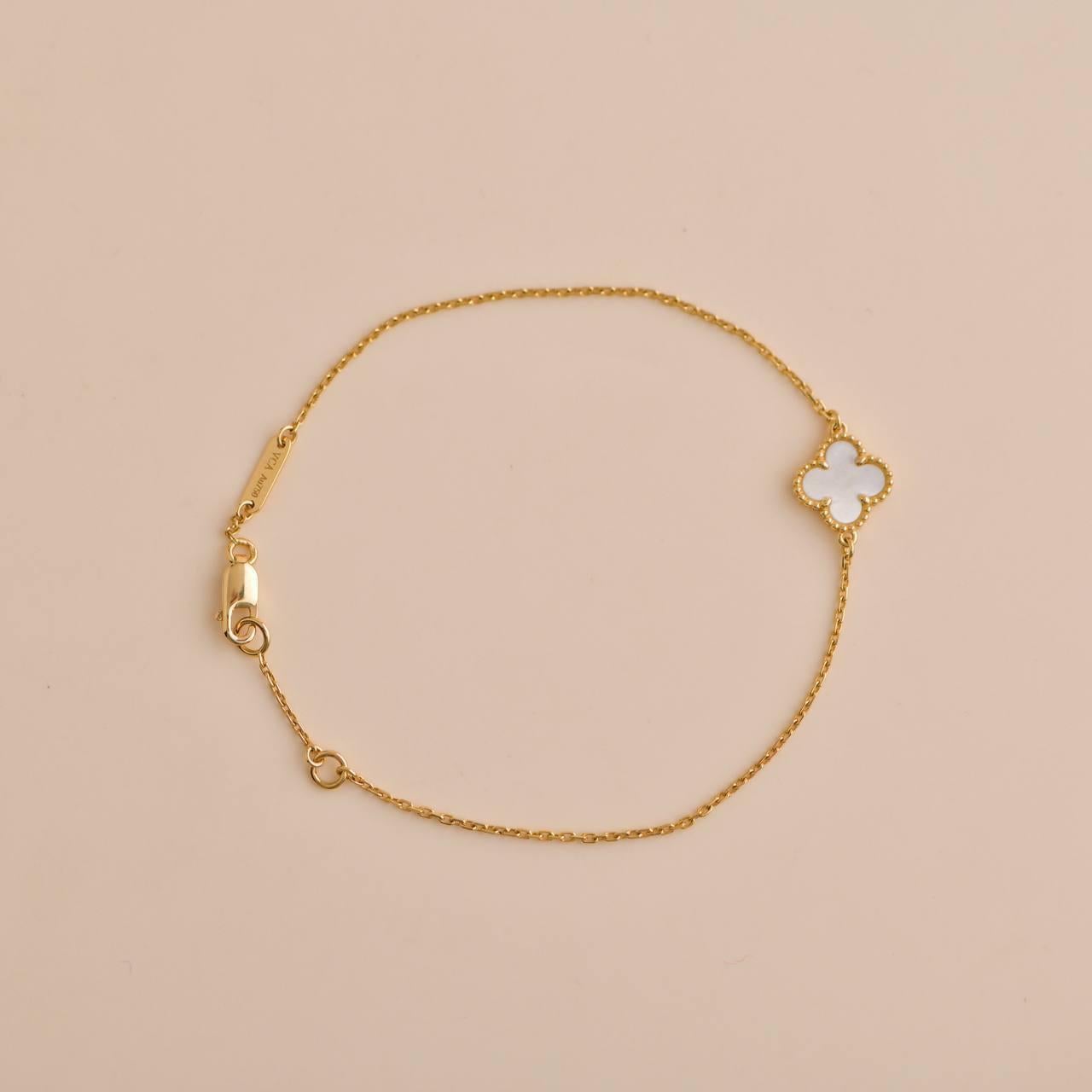 Women's or Men's Van Cleef & Arpels Sweet Alhambra Mother of Pearl 18K Yellow Gold Bracelet
