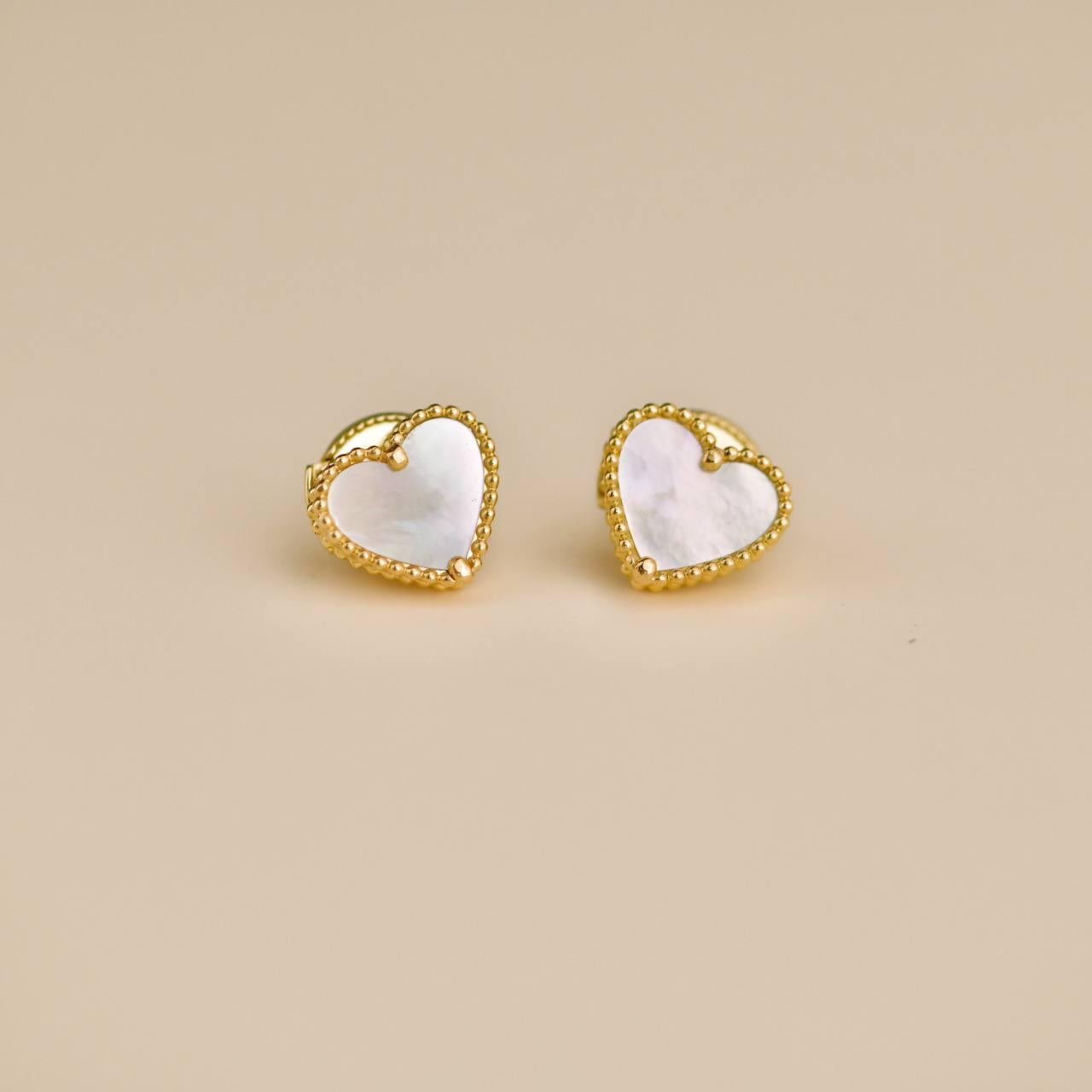 Women's or Men's Van Cleef & Arpels Sweet Alhambra Mother of Pearl Heart 18K Yellow Gold Earrings For Sale