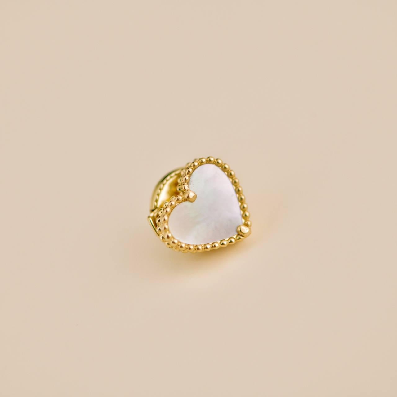 Van Cleef & Arpels Sweet Alhambra Mother of Pearl Heart 18K Yellow Gold Earrings For Sale 1